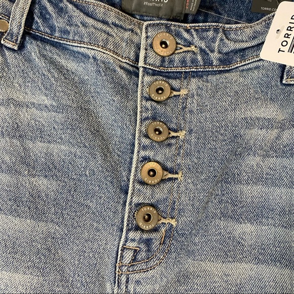 TORRID Women’s Size 20 Denim Jeans High Rise Button Fly Destructed Stretch NEW - Picture 9 of 15